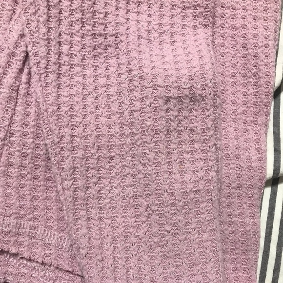 Mudd waffle knit, raw hem sweater. - Picture 4 of 4